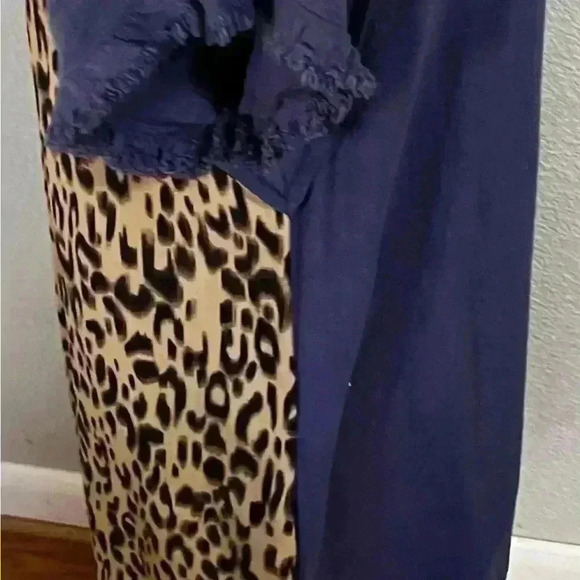UMGEE USA Women’s S Shift Dress Blue High Low Leopard Raw Hem Short Sleeves NWT - Picture 4 of 8
